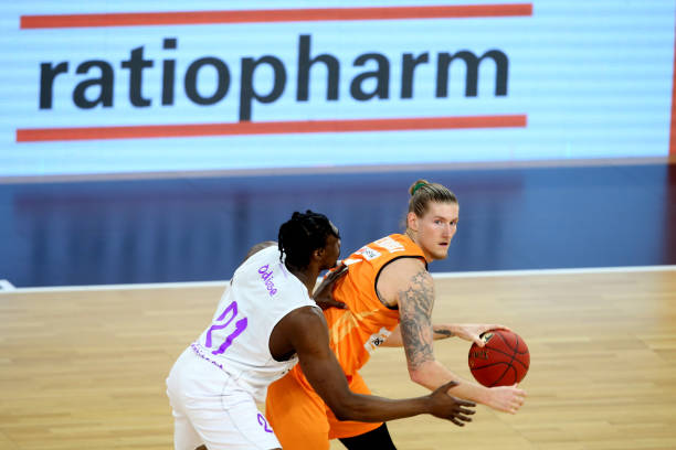 弱队身上丢 弱队身上丢